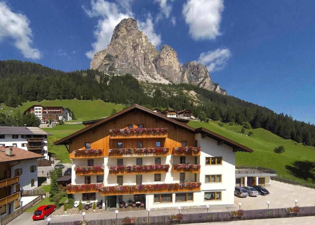 Hotel Pradat Corvara In Badia Esterno foto